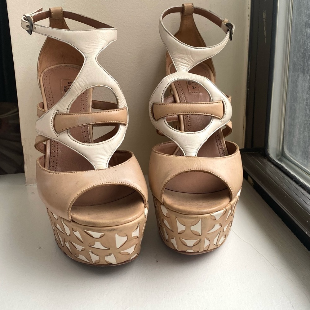 Maison Alaïa Wedges - Picture 2 of 6